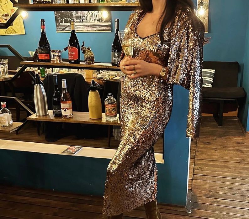 Официална рокля и сако Stradivarius пайети