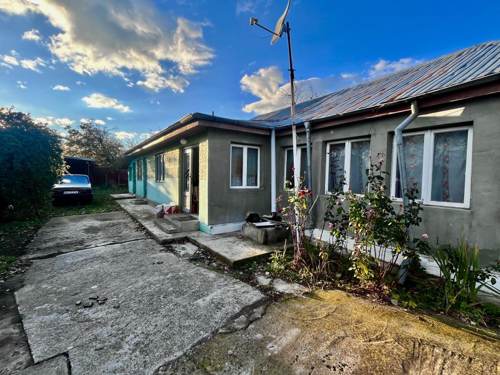 Casa locuibila+teren apa,curent electric