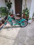 Vând bicicleta cu motor stil chopper