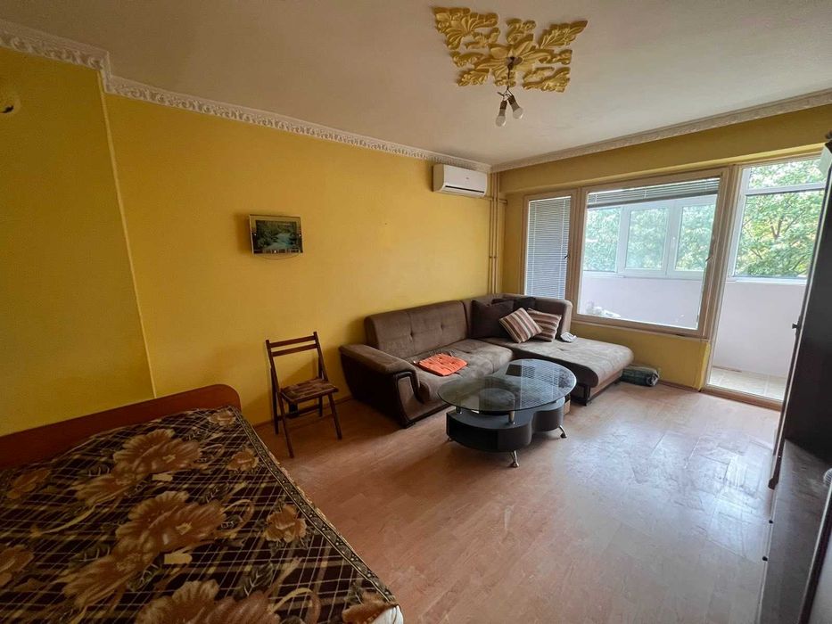 Дава се под наем Двустаен апартамент в Бургас, Меден рудник - зона А - 50 кв.м за 250 € - Снимка #1