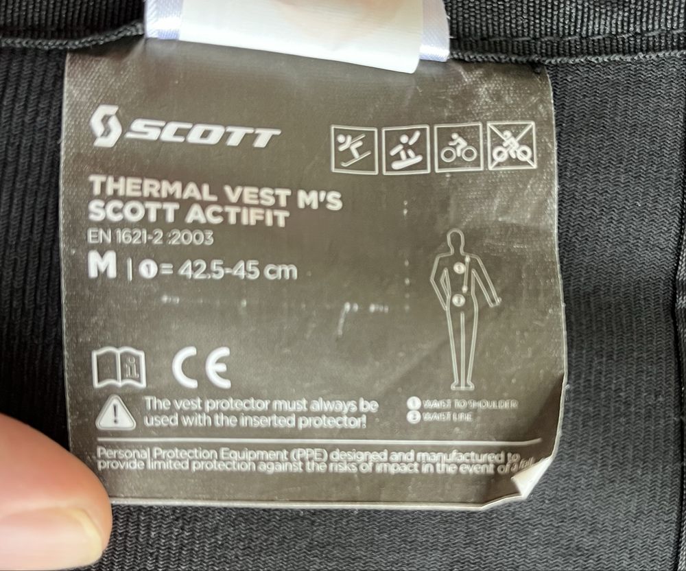Протектор за гръб,елек на Scott