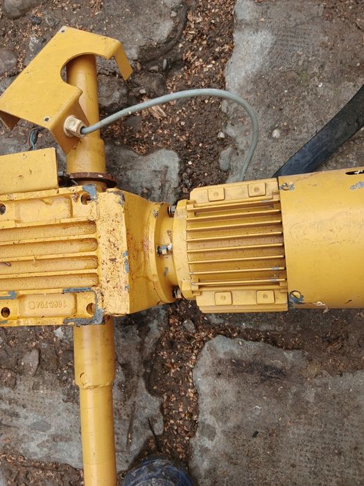 Vând motor,folie aluminiu  si altele