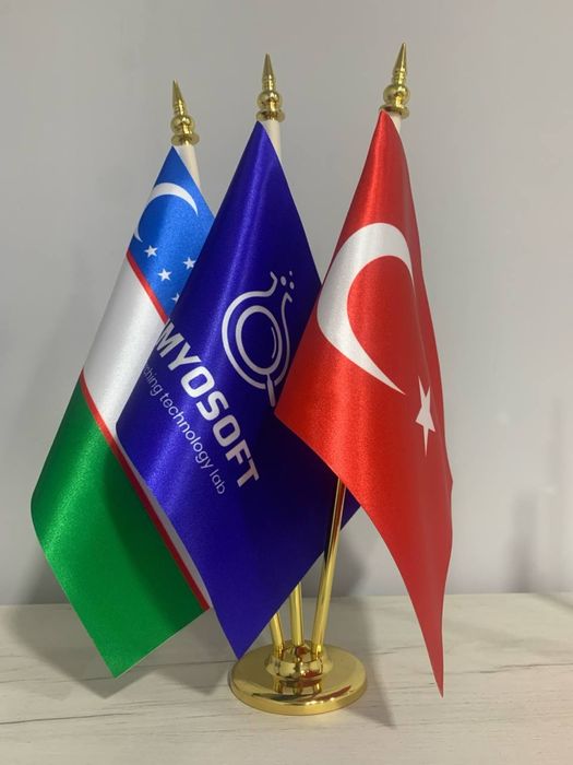 Bayroq nastolniy reklama poligrafiya brend