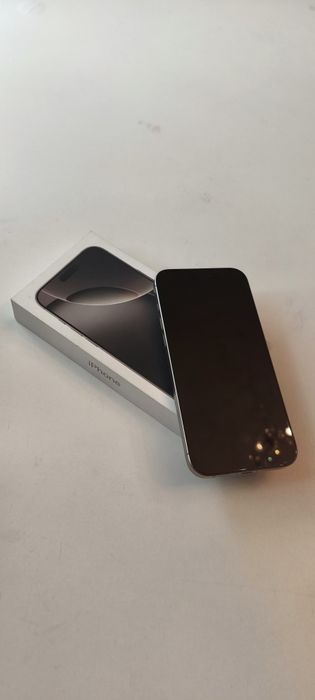 Срочно 16 pro max titanium