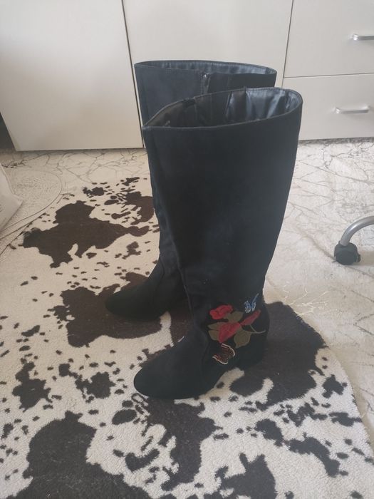 Дамски велурени елегантни ботуши