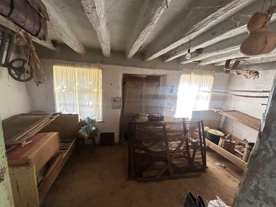 Двуетажна къща с фотоволтаици, с. Цар Асен