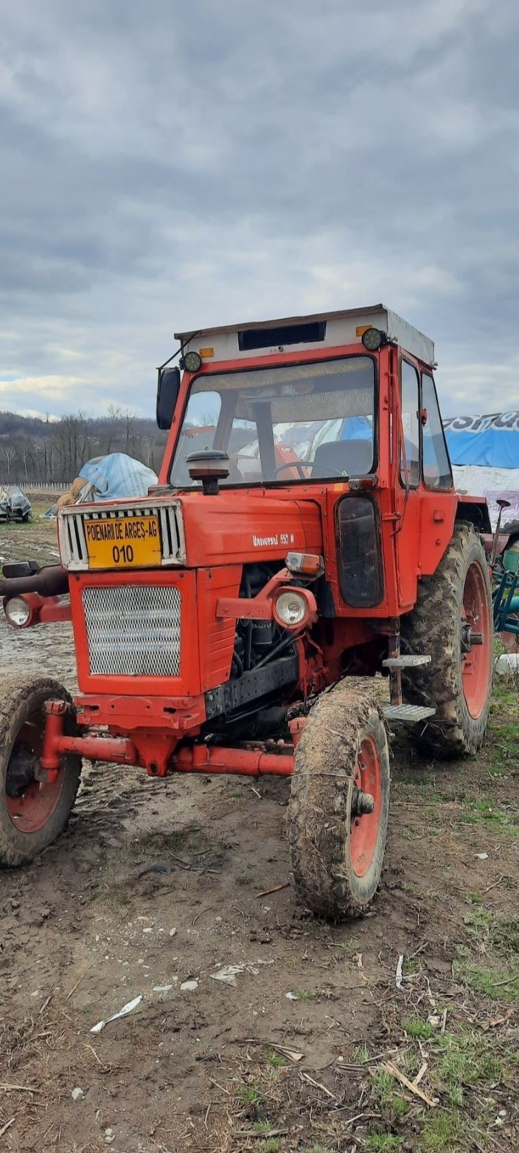 Vând  tractor U650