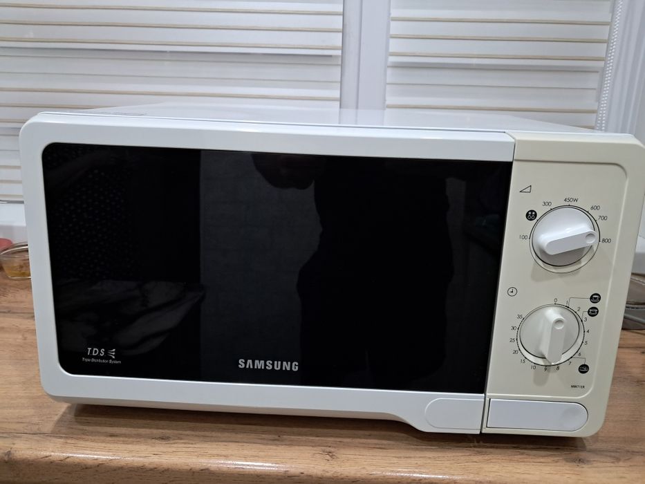 Продам микровалновку