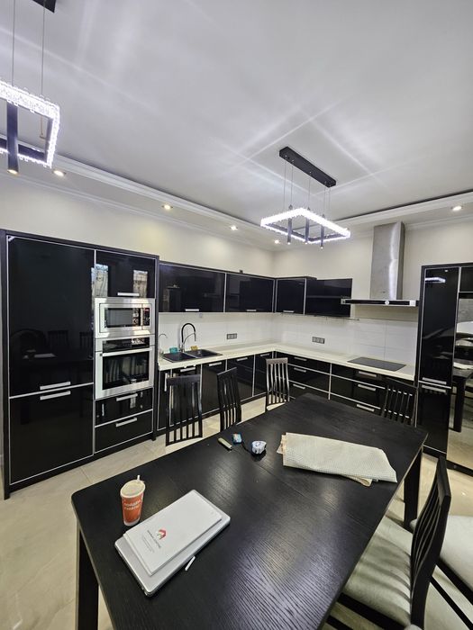 Срочно Продам Кухню цена договорная