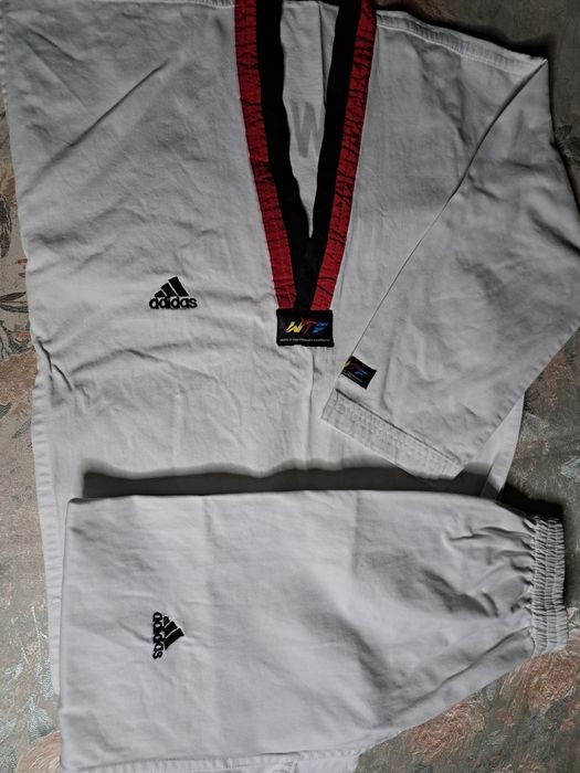 Продаётся кимоно для таеквондо