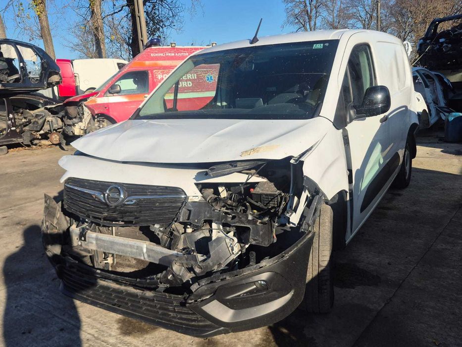 opel combo 2023 1.5d avariat sau rate prin tbi
