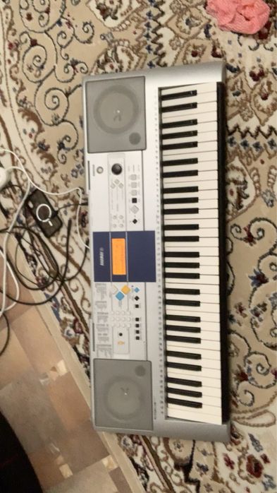 Продам Синтезатор Yamaha в хорошем состаяния