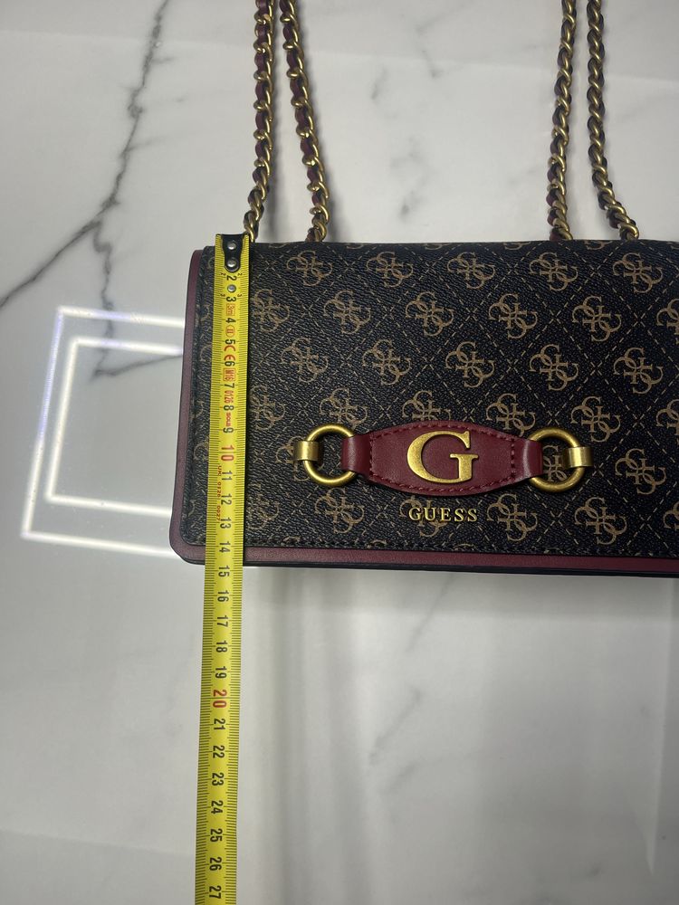 Оригинална чанта на Guess