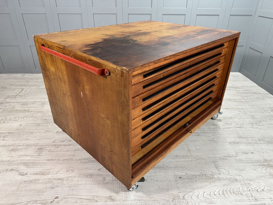 Картографски шкафове от 60-те Р462