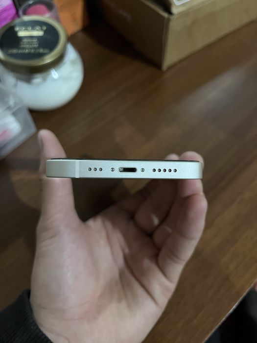 Продаю iphone 13