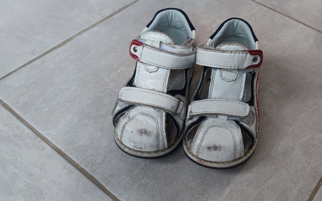 Детски сандали от естествена кожа номер 23
