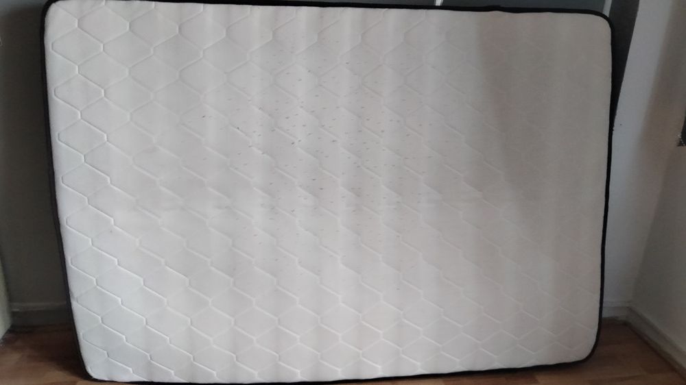 Vând saltea 140/200