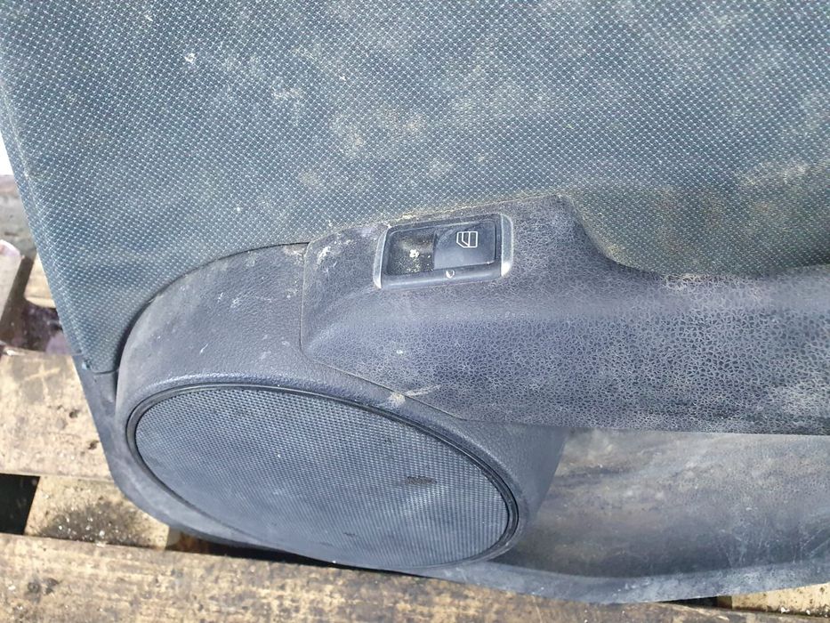 Fata de usa dreapta spate a2045402610 Mercedes-Benz C-Class W204/S204