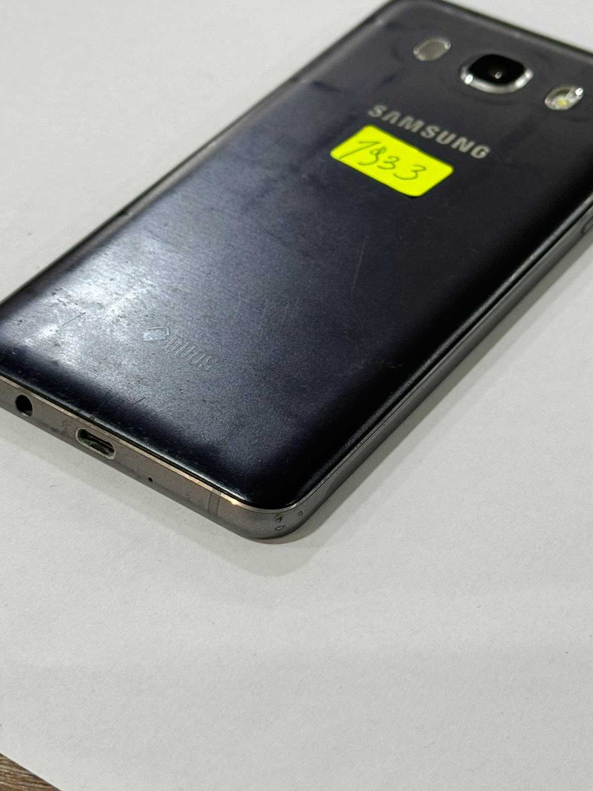 Продавам Samsung J5