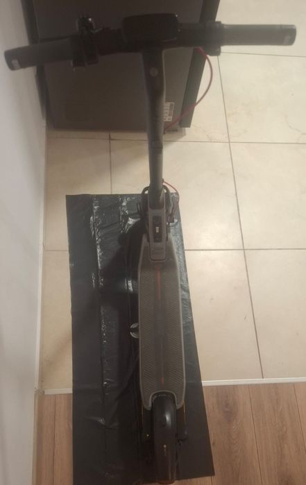 Trotineta electrica NINEBOT E3 Pro E, 10 inch,gri + set 3 protecții