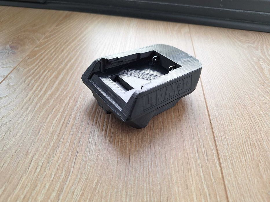 Adaptor baterie Dewalt, la scule Makita