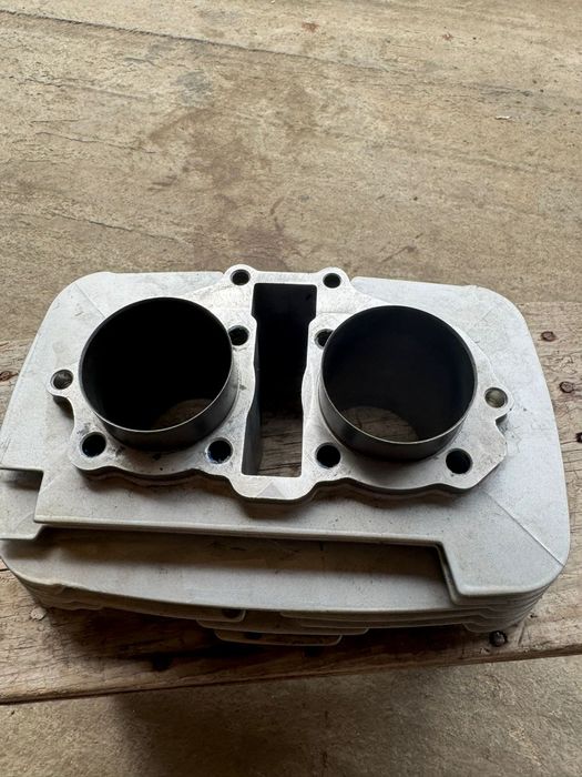 Vând set motor SMC BAROSSA 250