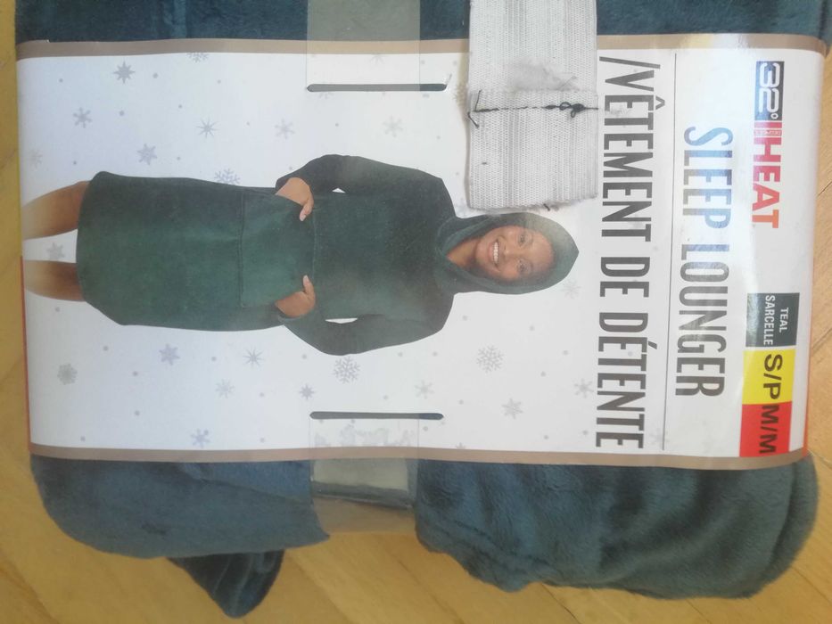 Halat cu marsupiu si cu gluga, verde