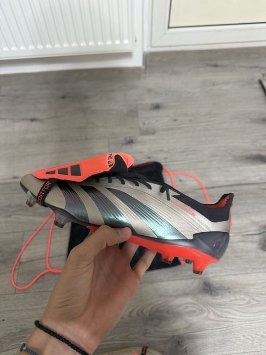 Ghete de fotbal predator ellite