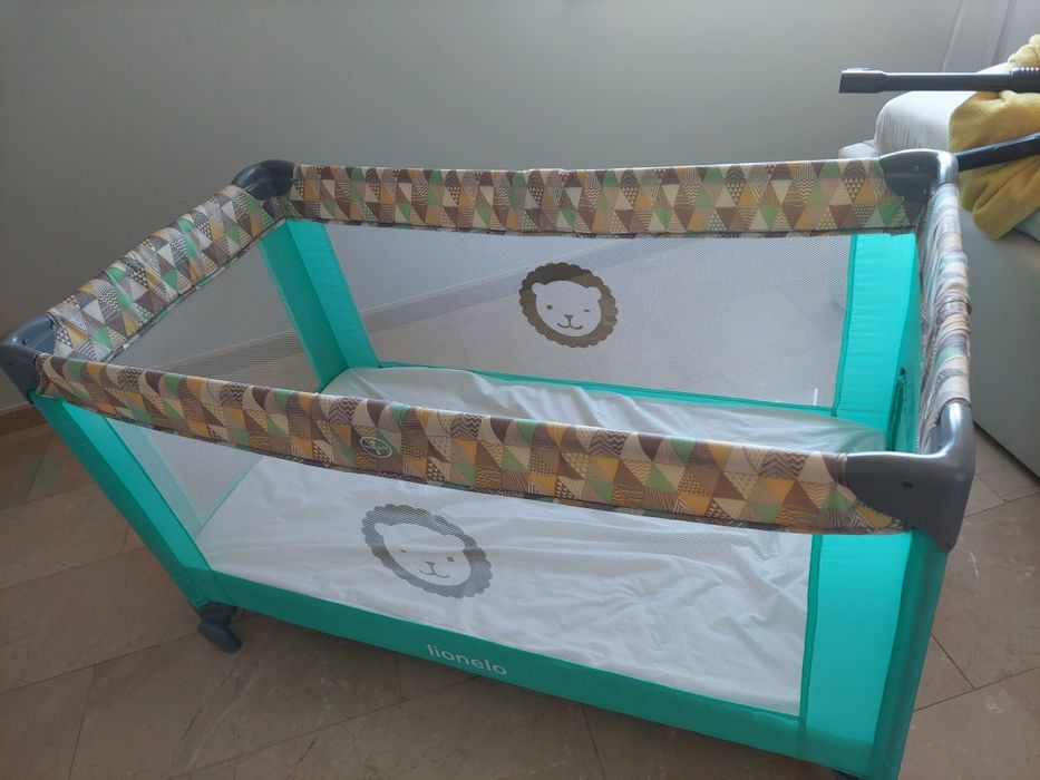 Patut pliabil cu doua saltele / tarc de joaca