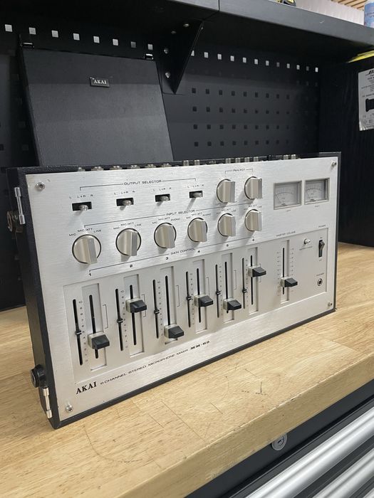 Preamplificator mixer akai mm-62