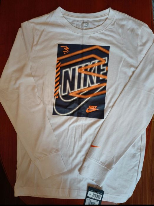Vând bluza Nike băieți