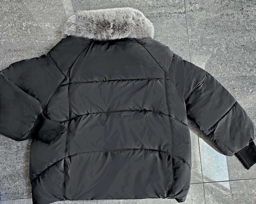 Ново дамско зимно яке с пухена яка