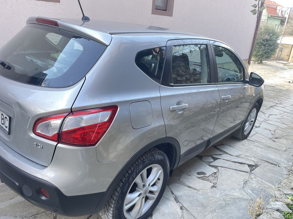 Продавам Nissan Qashqai 2011 , автомат!