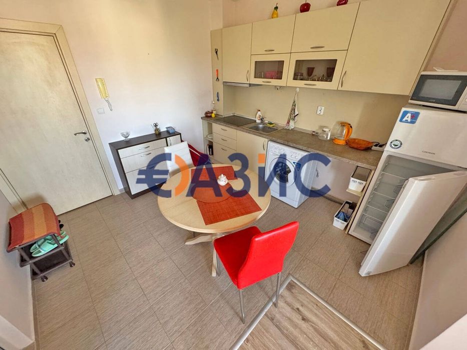 Продава се Двустаен апартамент в к.к. Слънчев бряг - 53 кв.м за 1312 €/кв.м - Снимка #3