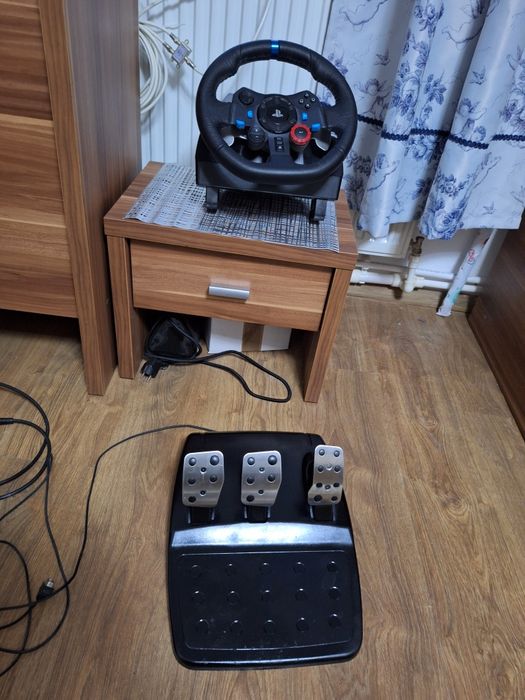 Vând Volan Longitech G29