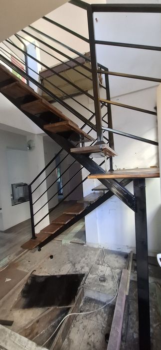Scări metalice pentru interior și exterior
