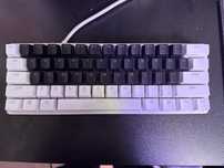 клавиатура razer huntsman mini червени сличове