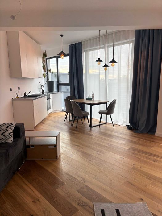 Duplex Otopeni,toate utilitatile,la asfalt,curte generoasa,2 balcoane
