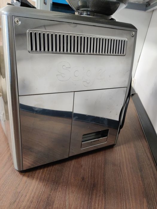 Aparat cafea model sage  SES990bss