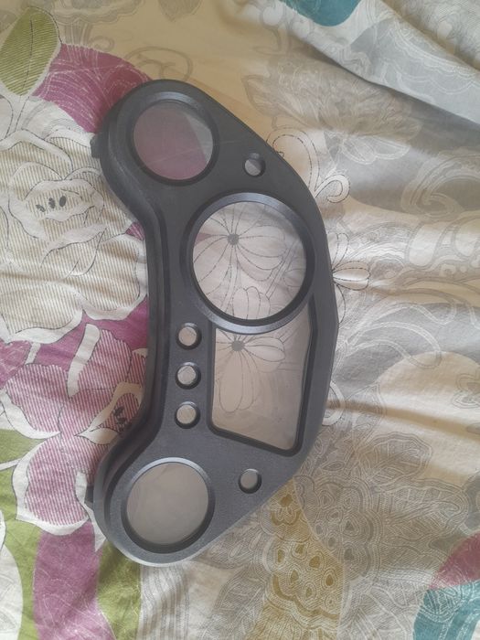 Moto spidometr korpus sotiladi yangi