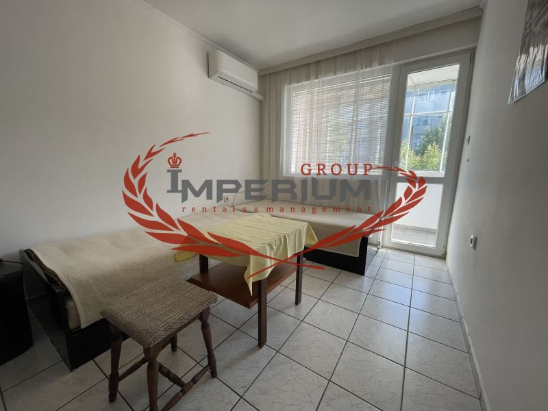 Дава се под наем Двустаен апартамент в Варна, Лятно кино Тракия - 70 кв.м за 357 € - Снимка #1