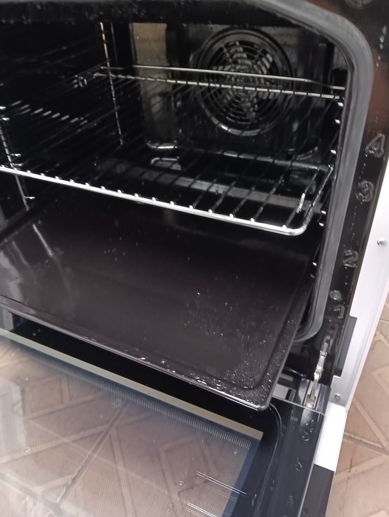 Свободно стояща печка с керамичен плот Gorenje 2 години гаранция!