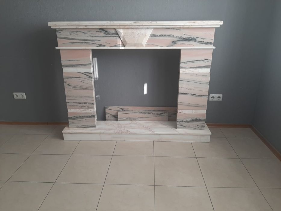 Портал из мрамора (камин)