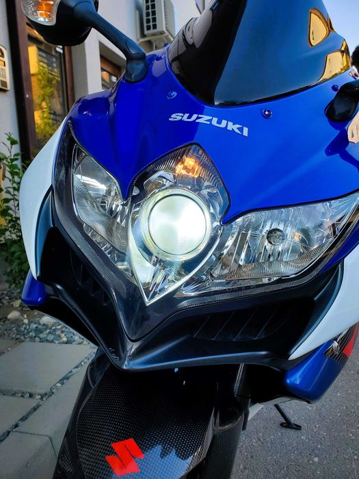 Becuri Leduri H1 /H3 /H4 /H7 /HB3 9005 / HB4 9006