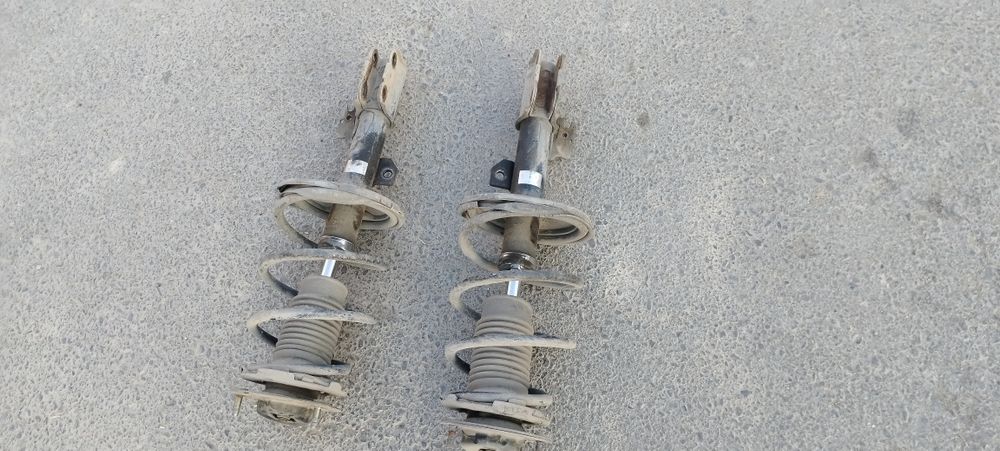 Тойота 30 америка алдыңғы 2 амортизаторы