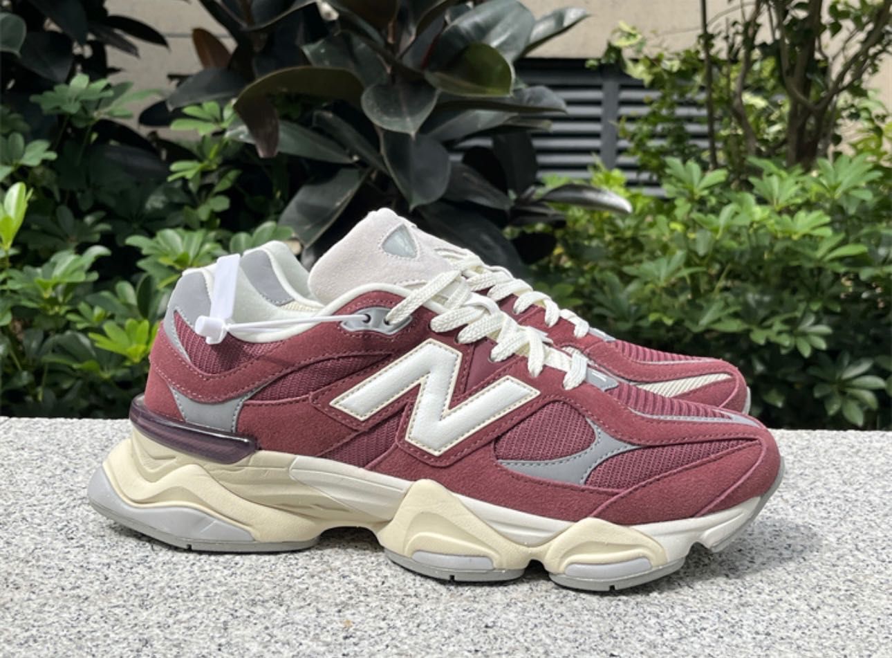 New Balance 9060