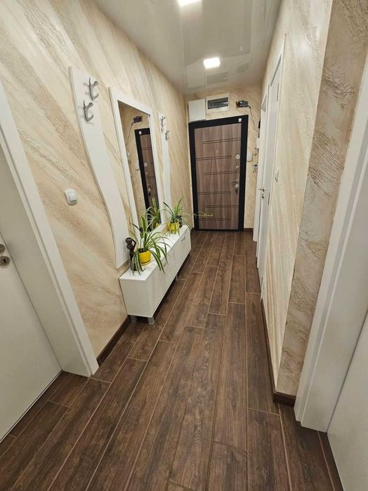 Продава се Тристаен апартамент в Пловдив, Христо Смирненски - 85 кв.м за 1883 €/кв.м - Снимка #8