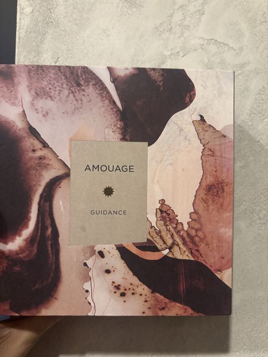 Продавам парфюм(НоВ}