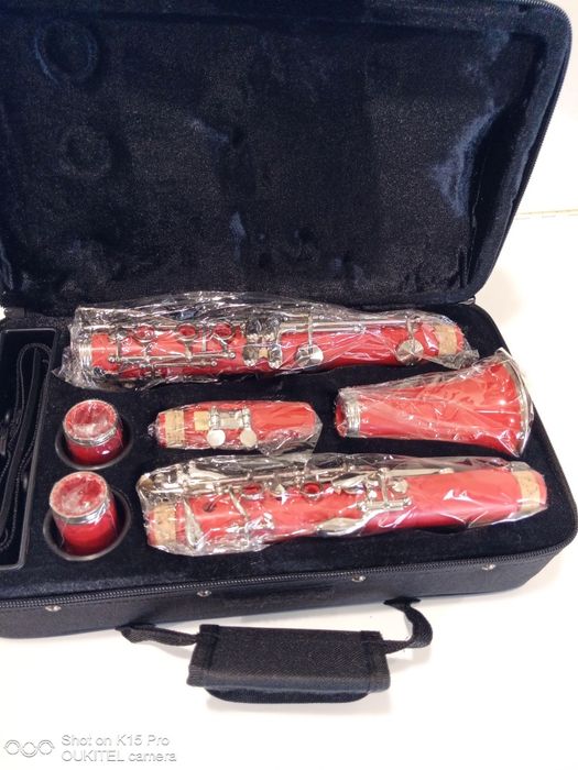 Кларинет червен Бемол