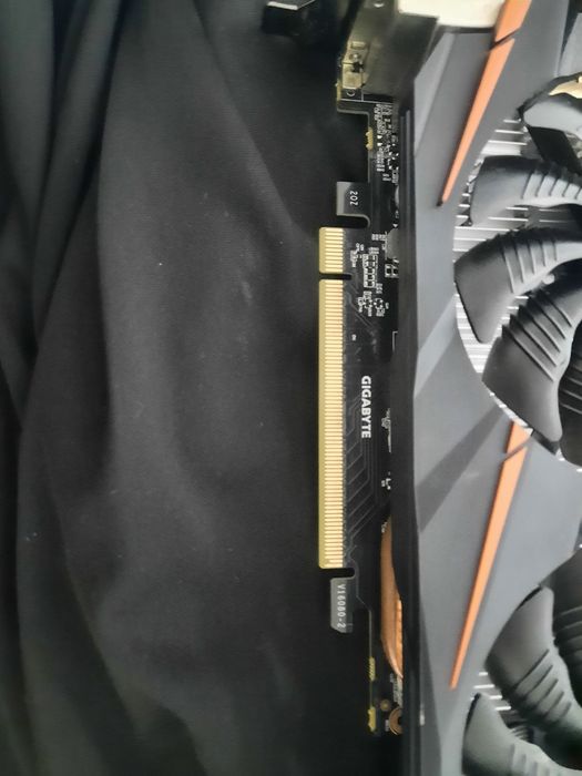 Placa video gigabyte 1060